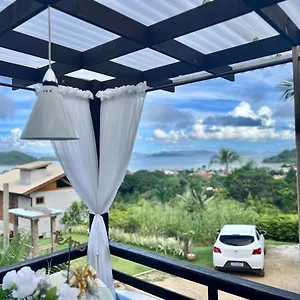 https://casa-vista-para-bahia-com-piscina-natural.santa-catarina-brasil.com